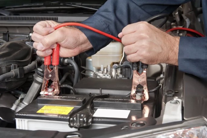 Accuservice bij RPM Garage